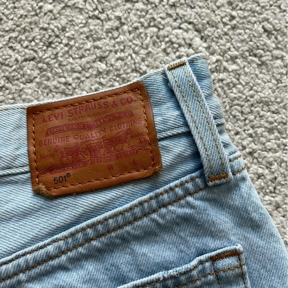 Levi’s 501 denim shorts jean premium high rise button fly light wash 28 - Picture 7 of 10